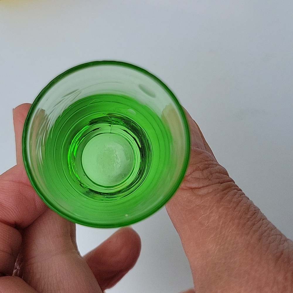 Vintage Set of Six Colorful Hand Cut Glass Shot Glasses Etched Made In Japan New - Picture 4 of 17